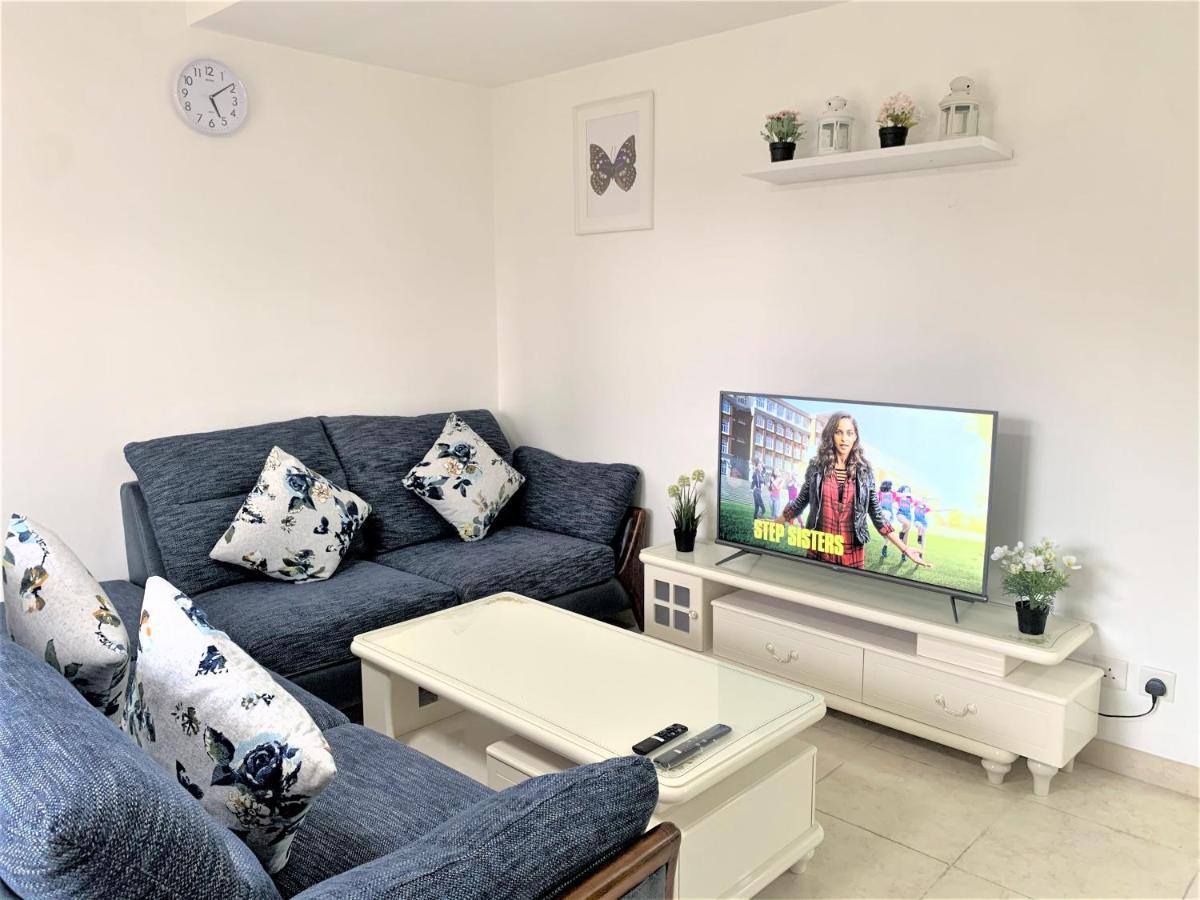 Mtr Tung Chung Near Airport Apartment, City Getaway, Pa Mei Village Tung Chung Хонконг Екстериор снимка